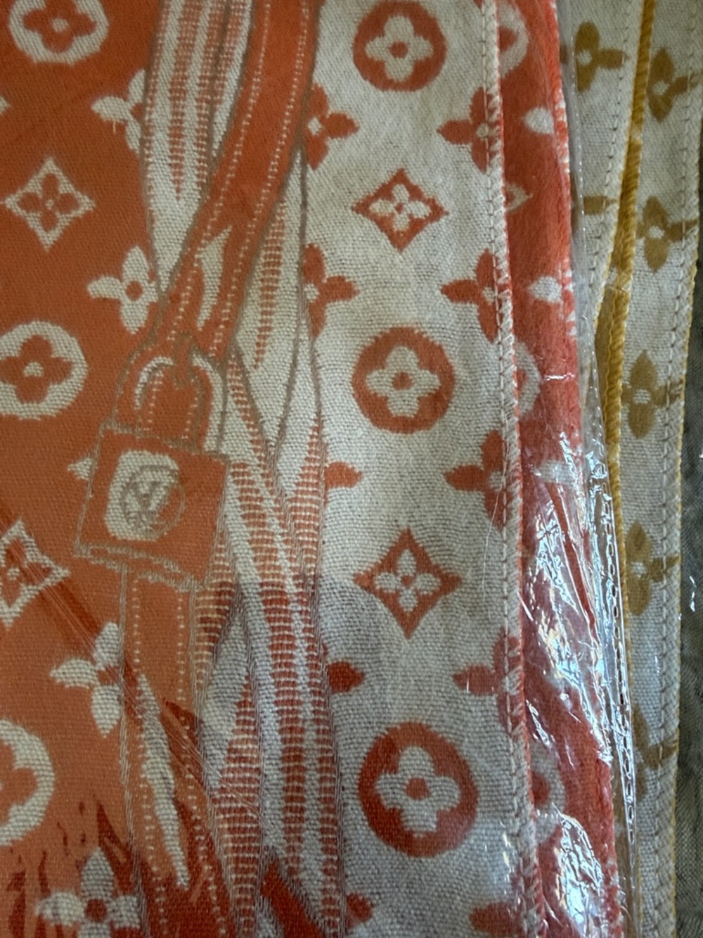 Louis Vuitton Mustard & Cream Monogram Shawl Scarf - Picture 4 of 7